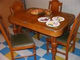 Antique Table/Chairs/Leaves