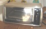 Black & Decker Toaster oven
This is good condition. (MC50).