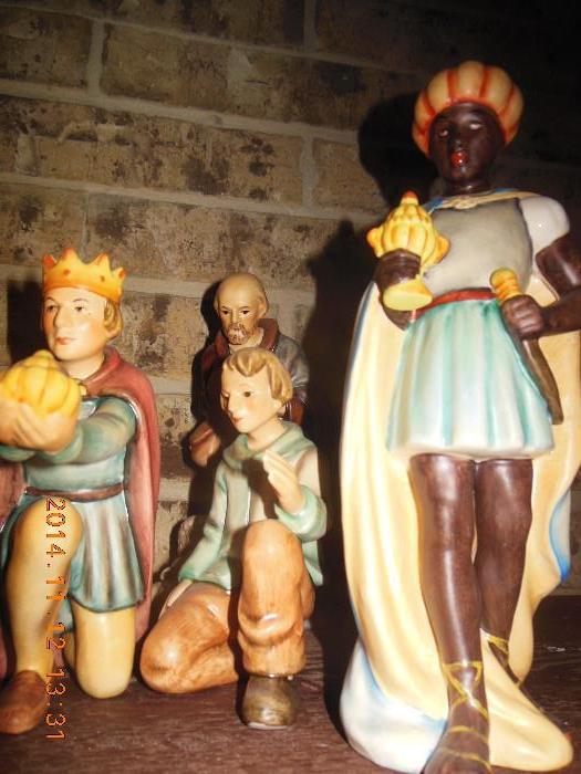 Nativity Set includes 9 figurines
