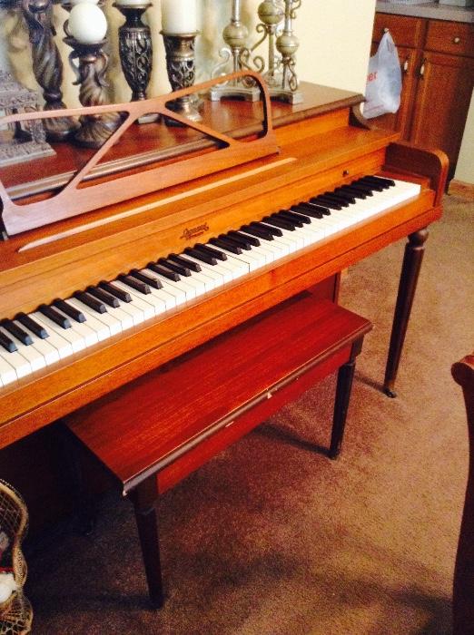 Lovely excellent condition spinet piano