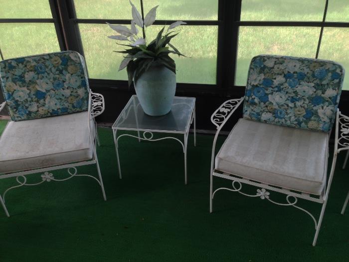 mid century wrought iron patio furniture with cushions MINT