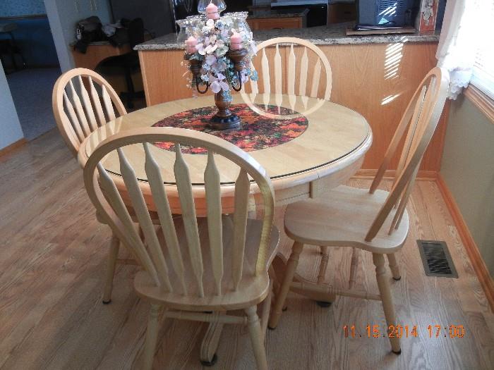 Round Oak Table With Chairs