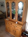 Nice oak china cabinet or hutch, lighted