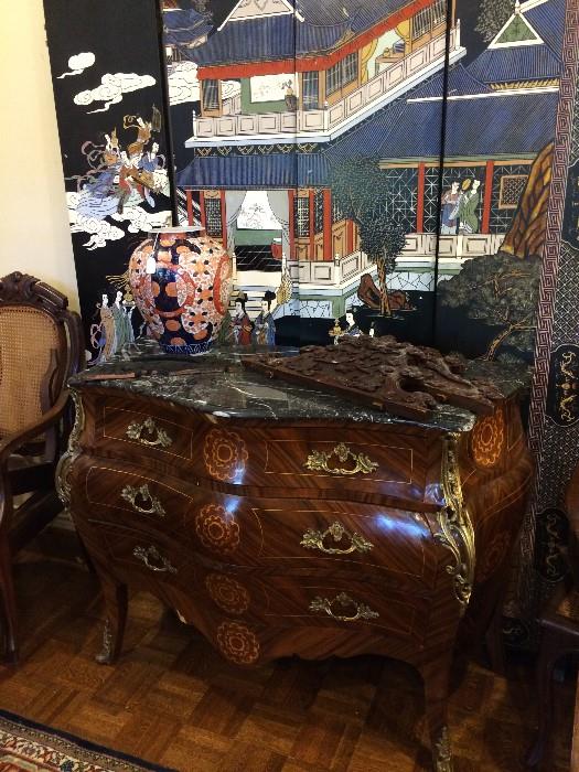                Ornate 3-drawer Bombay chest
