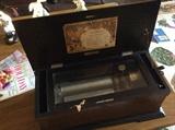 EARLY VICTORIAN MUSICBOX, HAND CRANK
