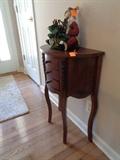 great little foyer table