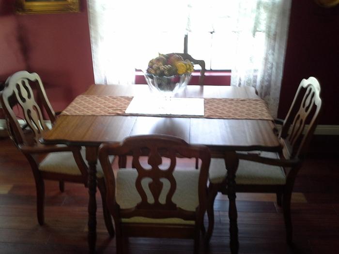 Dining table with 4 chairs..NOW $200 FOR SET