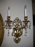 there are 2 pairs of these sconce