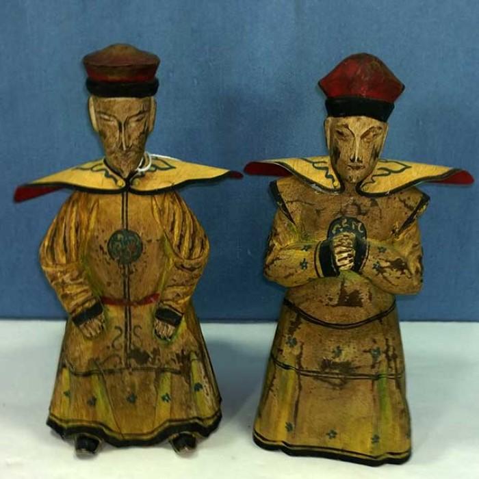 Chinese wood carved regent figurines