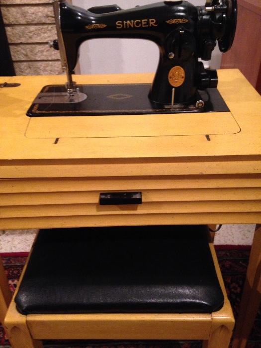 Antique Singer Sewing Macihine from the 1930s or 1940s with rare cabinet and bench