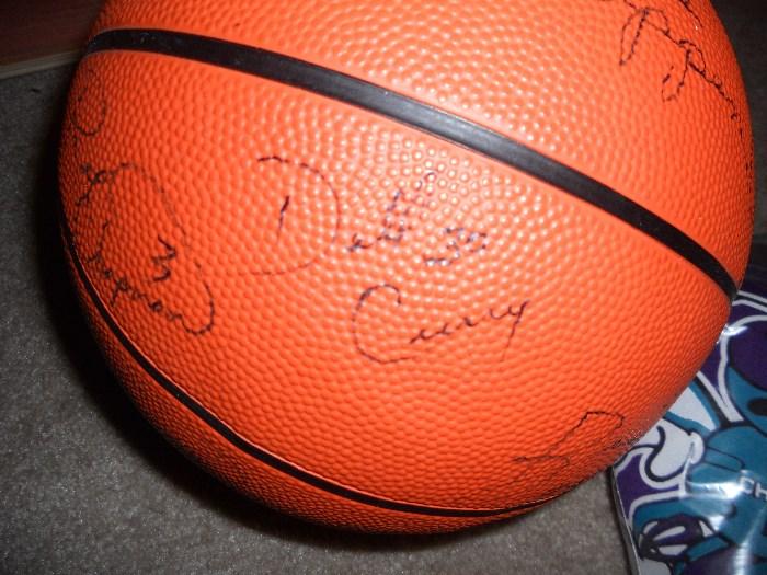 Dell Curry's #30 autograph