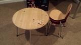 kids table and chairs