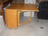 Gateleg table