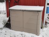 Outdoor storage bin
