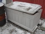 Outdoor storage bin