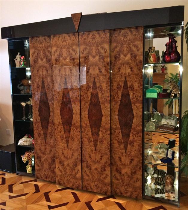 Large Italian Entertainment Unit w/ Remote controlled doors 