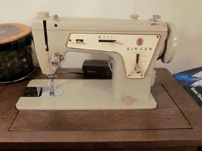 Singer Fashion Mate 237 heavy duty, industrial strength, sewing machine in cabinet 