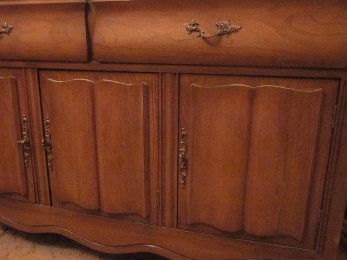 Solid wood sideboard with 2 drawers and 3 doors and shelves