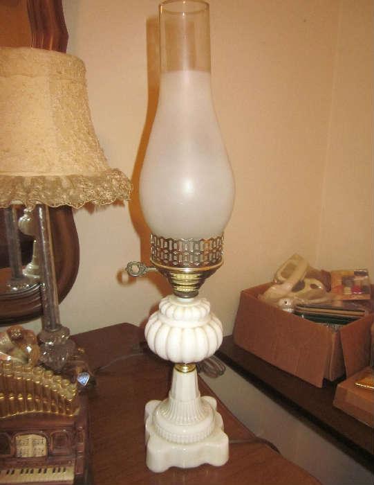 Hurrican lamp with frosted shade