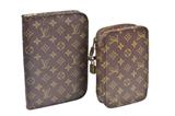 LOT 46: A LOUIS VUITTON MONOGRAM CANVAS JEWELRY CASE AND NOTEPAD COVER