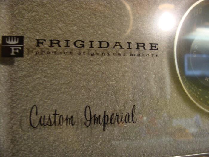 Frigidaire Custom Imperial Stove. In amazing condition.