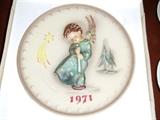 two 1971 annual Hummel plates 