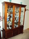 Beautiful Display cabinet, must see!