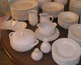 Metlox  Antique Grape Pottery dinnerware