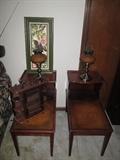 Pair vintage end table, lovely table lamps