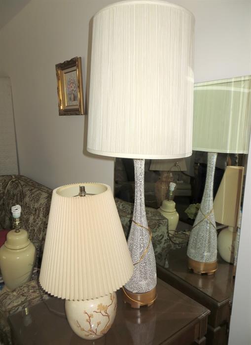 Lots of vintage lamps