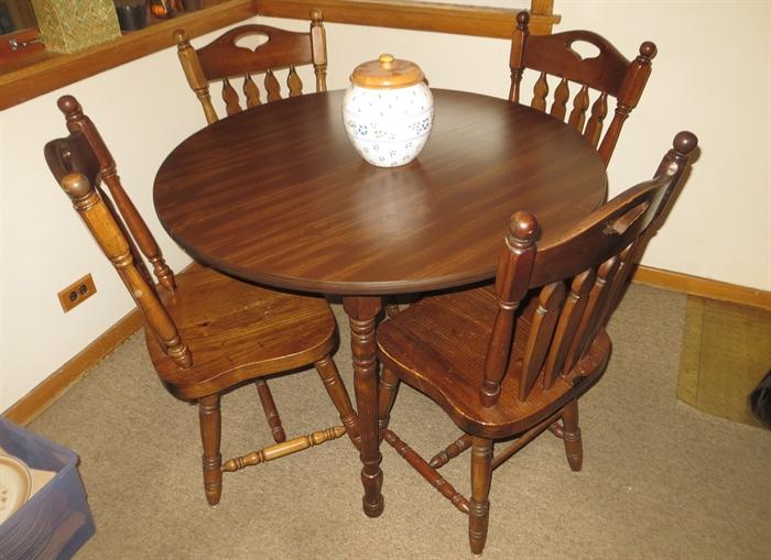 Round kitchen table