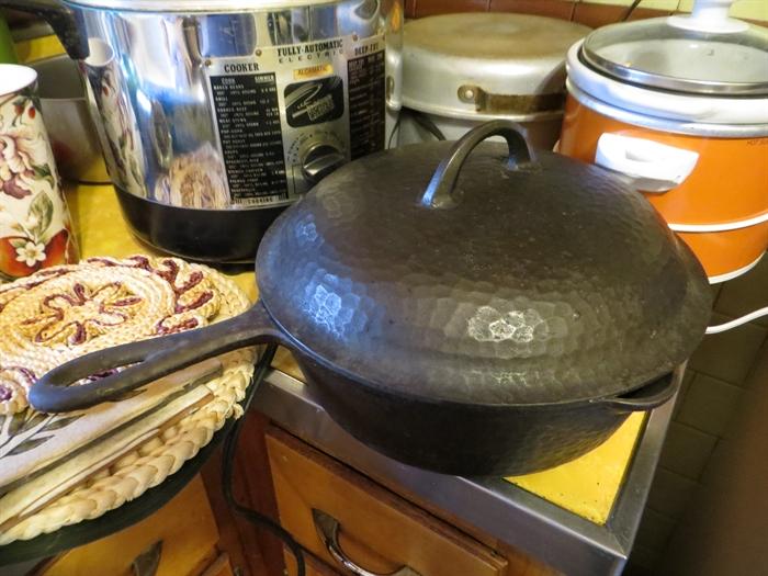 Cast iron hammered pot