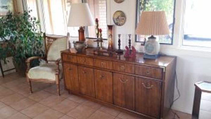 Beautiful Heritage Buffet in Excellent Conditon