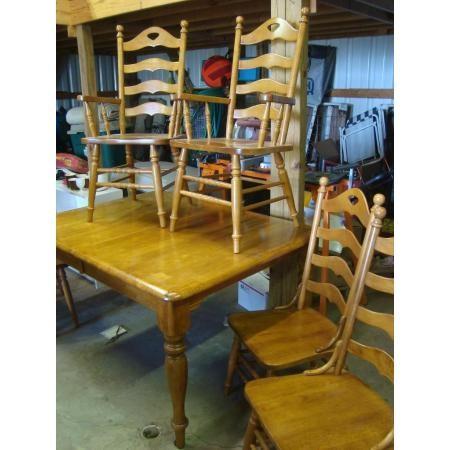 DINING ROOM TABLE AND 6 CHAIRS 