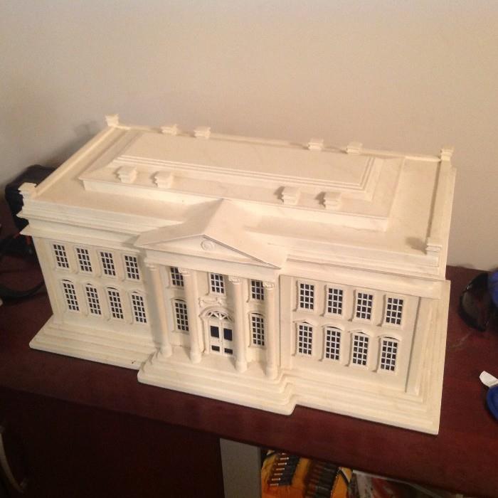 White House Humidor - Unique piece in great condition - $ 550.00 (will not reduce on Saturday)
