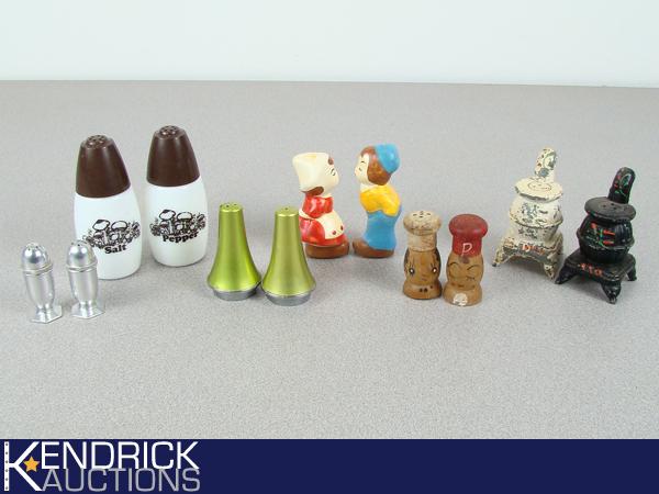 6 Sets of Collectible Salt and Pepper Shakers
