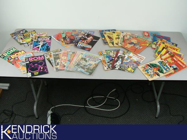 Large lot of 40+ Comic Books
