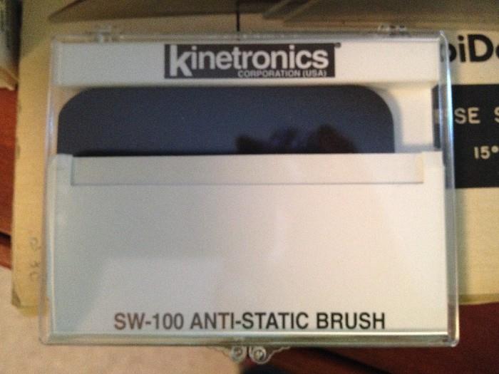SW-100 Anti-Static Brush