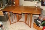 Mid Century Modern Fold out drop leaf table (Robsjohn Gibbings)