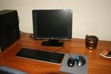 HP Monitor and keyboard