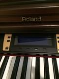                  Roland piano/keyboard