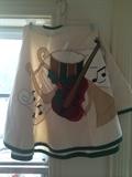            Musical themed Christmas tree skirt
