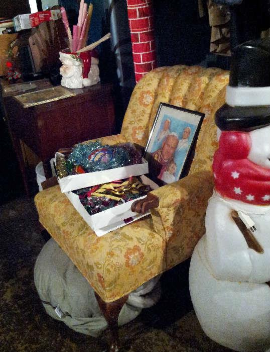 palor chair and Christmas