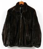 Lot#1215, MINK & LEATHER REVERSIBLE GENTLEMAN'S JACKET, SIZE 40-42.Made in Canada. Measuring H. 29" x 19", L. 27" to the shoulder, size 40-42 approximately.