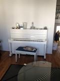 YAHAMA JOHN LENNON WHITE POLISH UPRIGHT PIANO & BENCH