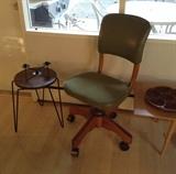 Florence Knoll hairpin stacking stool & mod green office chair by De Voss