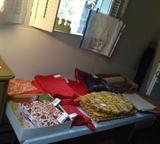 Table linens - tablecloths, napkins & placemats