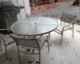 Round patio table & 4 chairs