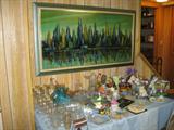 nice glassware and ton of knickknacks and nice home decor