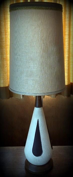 Fantastic vintage mid-century lamp !